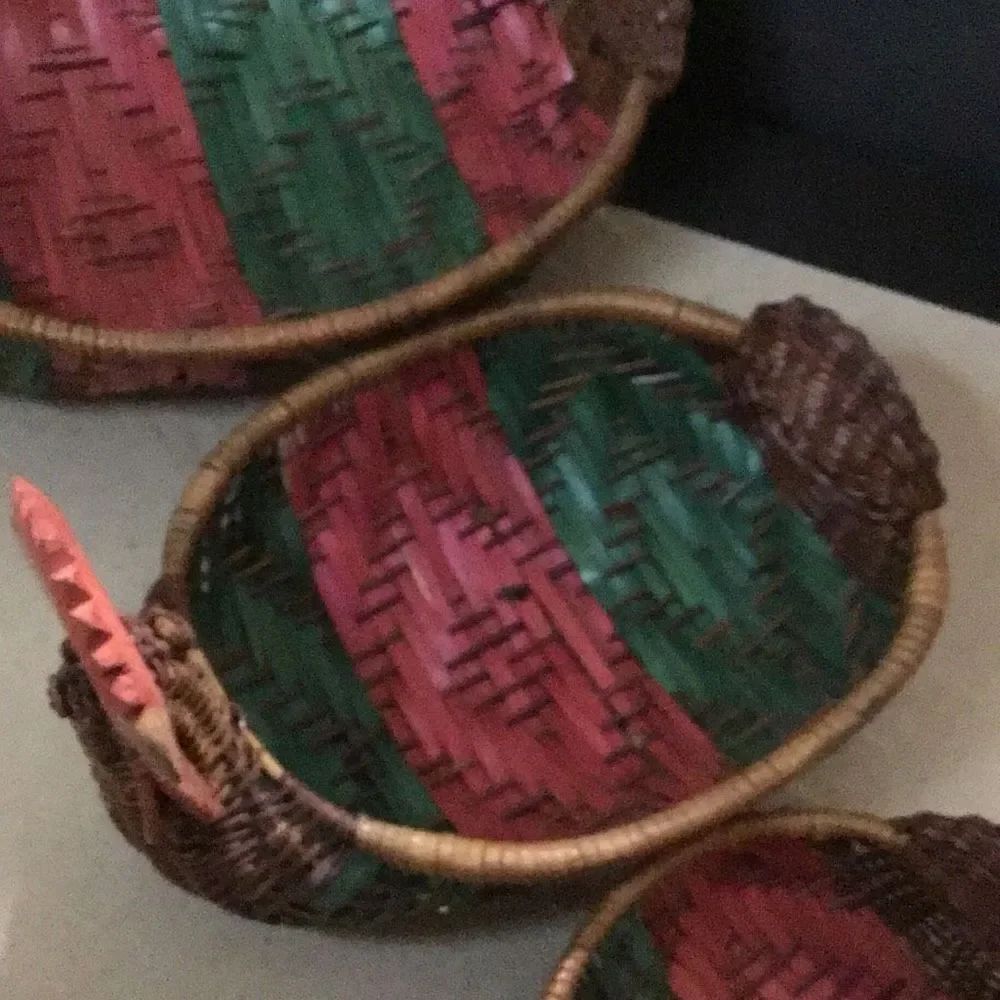 Set of three wicker chicken nesting baskets - Picture 5 of 6